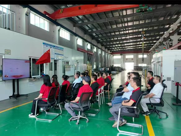 Von der schreibschule in shanghai getragen, fanden eine hervorragende show in den nächsten acht jahren statt: zeuge der leidenschaft eines großlandes, das die industriepresse entfachen könnte